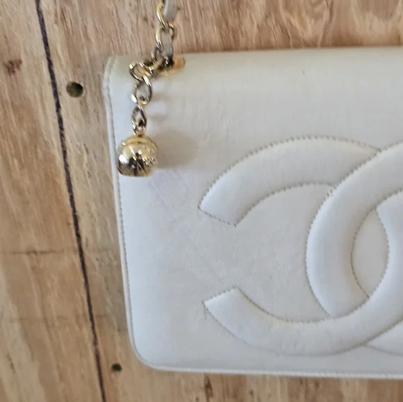Chanel Leather Crossbody Bag Women 7x10 White Gold - Picture 6 of 15
